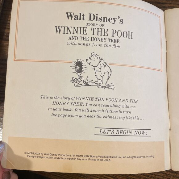 Walt Disney's Winnie the Pooh and the Honey Tree See Hear Read Book, No Tape - Picture 4 of 10